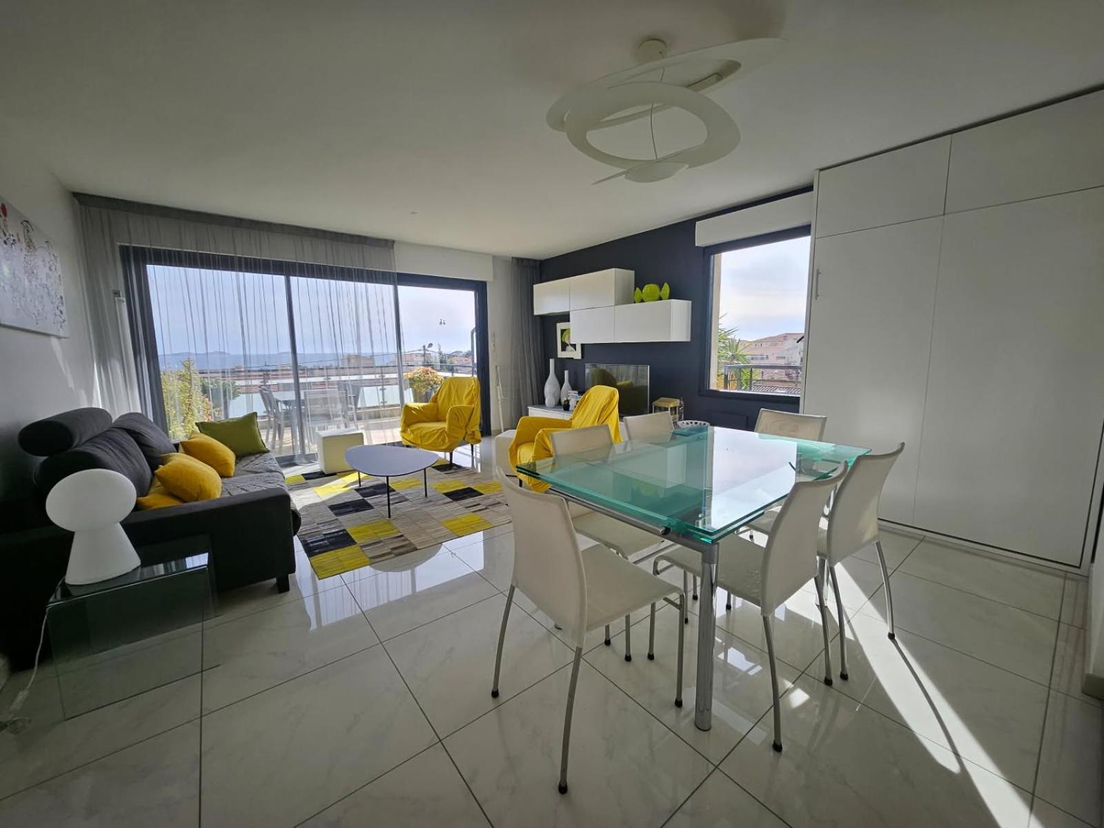 Appartement Agreable Vue A Piscine Bandol
